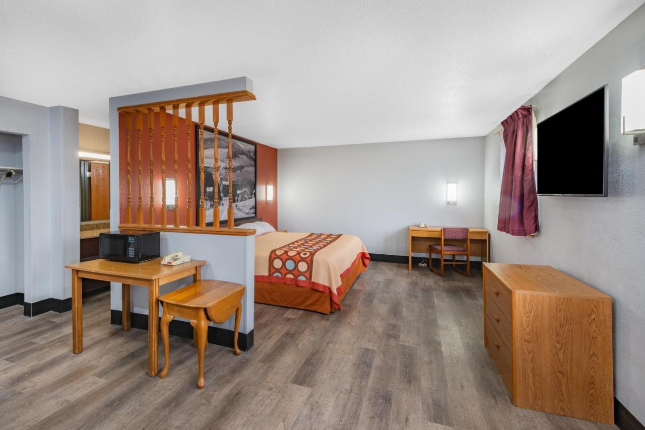 ซูเปอร์ 8 บาย วินด์แฮม เวย์เนสเบิร์ก Hotel Waynesburg ภายนอก รูปภาพ