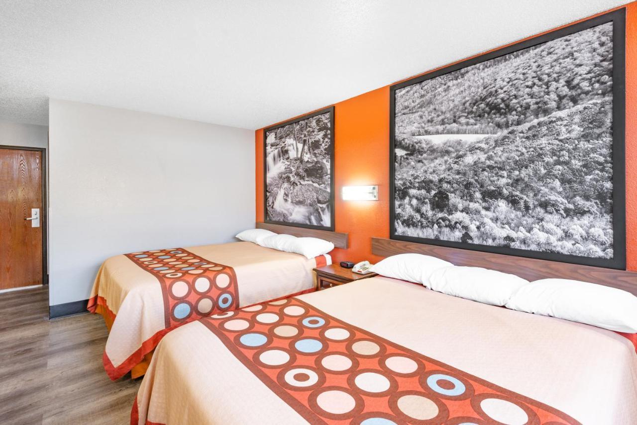ซูเปอร์ 8 บาย วินด์แฮม เวย์เนสเบิร์ก Hotel Waynesburg ภายนอก รูปภาพ